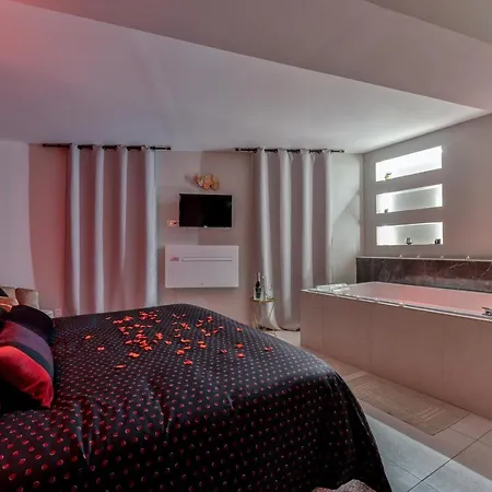 Les Gites De Laure - O Lit Divin, Instant De Volupte, Balneo Sauna, Climatisation, Netflix, 160M De La Cite Medievale Carcassonne Buitenkant foto