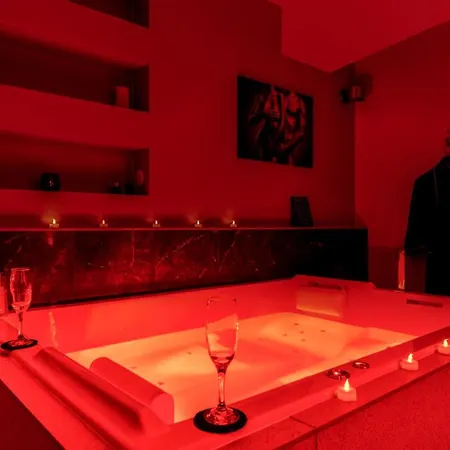 Les Gites De Laure - O Lit Divin, Instant De Volupte, Balneo Sauna, Climatisation, Netflix, 160M De La Cite Medievale Carcassonne Buitenkant foto
