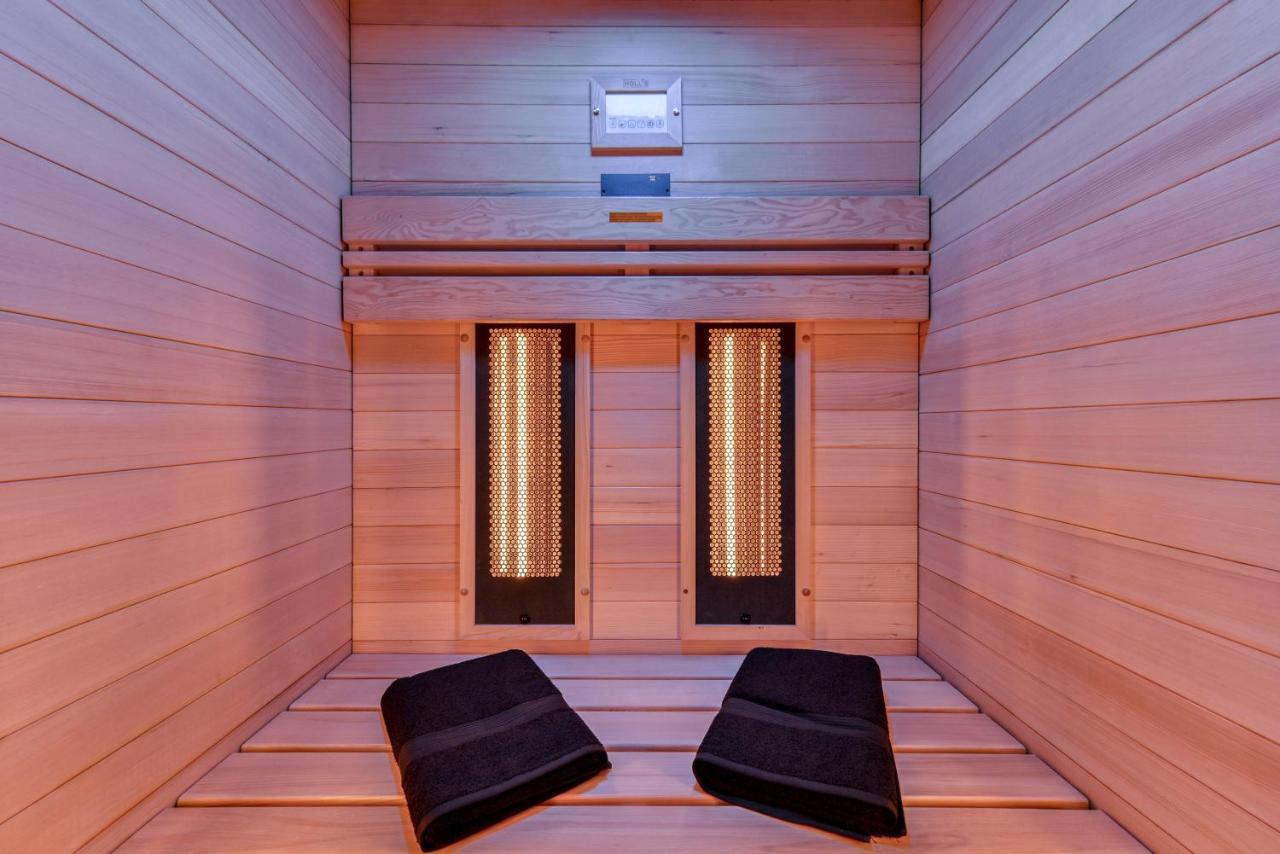 Les De Laure - O Lit Divin, Instant De Volupte, Balneo Sauna, Climatisation, Netflix, 160m De La Cite Medievale Apartment *