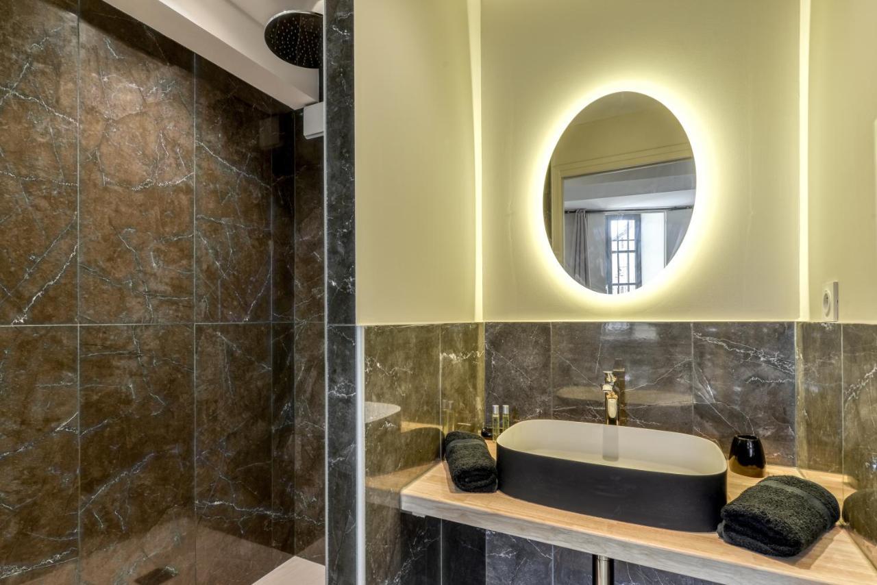 Les De Laure - O Lit Divin, Instant De Volupte, Balneo Sauna, Climatisation, Netflix, 160m De La Cite Medievale Apartment *