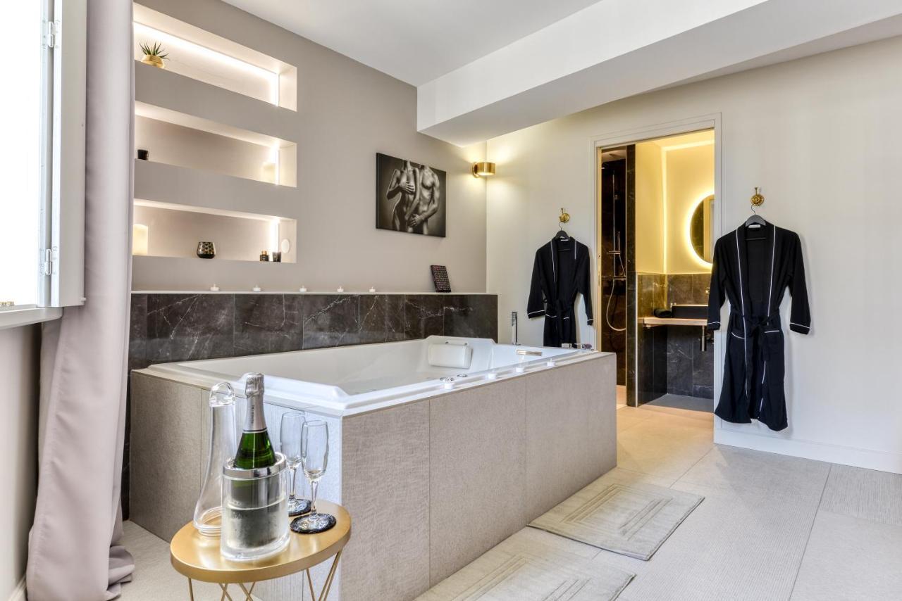 Les De Laure - O Lit Divin, Instant De Volupte, Balneo Sauna, Climatisation, Netflix, 160m De La Cite Medievale *