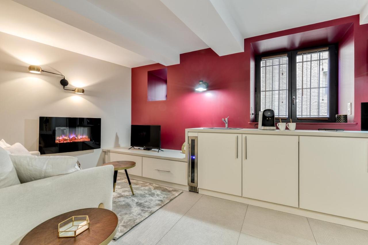Apartment Les De Laure - O Lit Divin, Instant De Volupte, Balneo Sauna, Climatisation, Netflix, 160m De La Cite Medievale