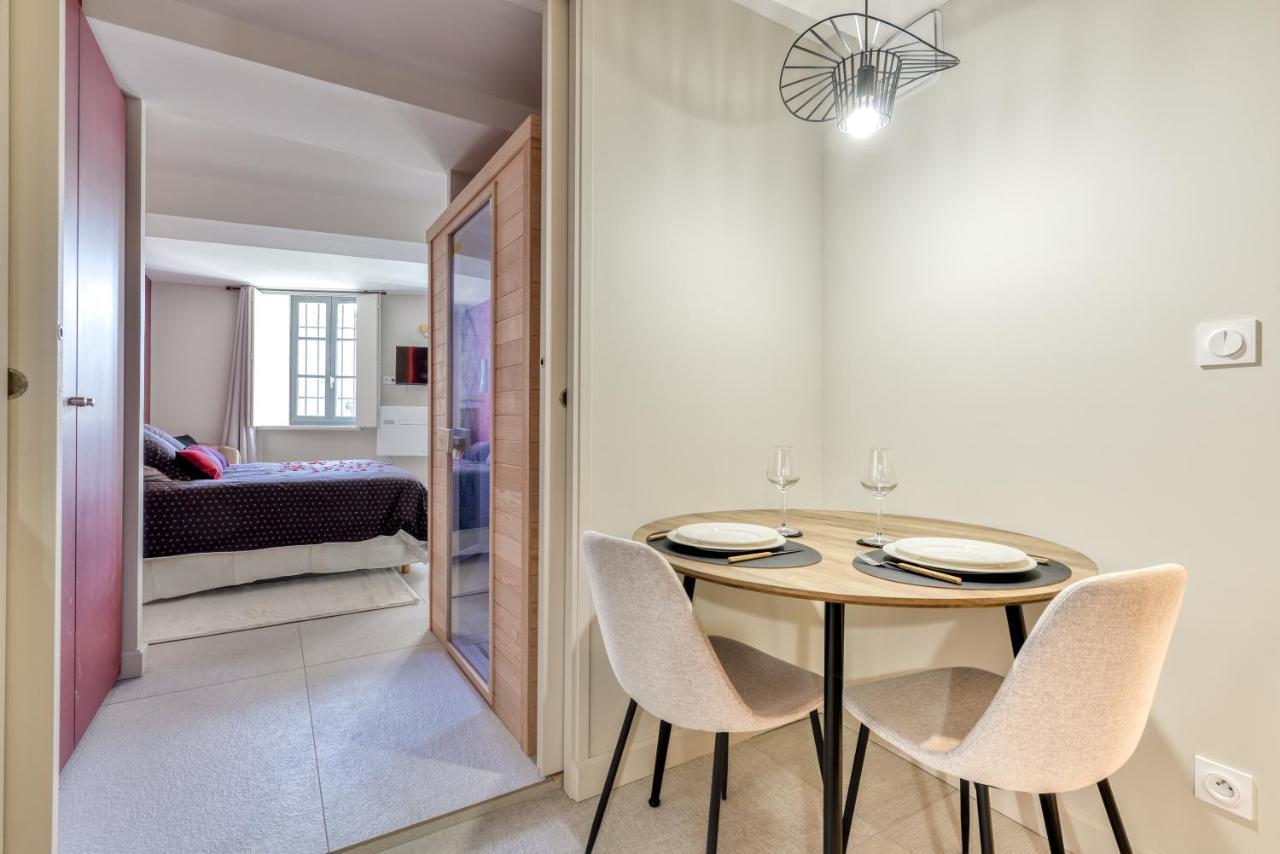 Les De Laure - O Lit Divin, Instant De Volupte, Balneo Sauna, Climatisation, Netflix, 160m De La Cite Medievale