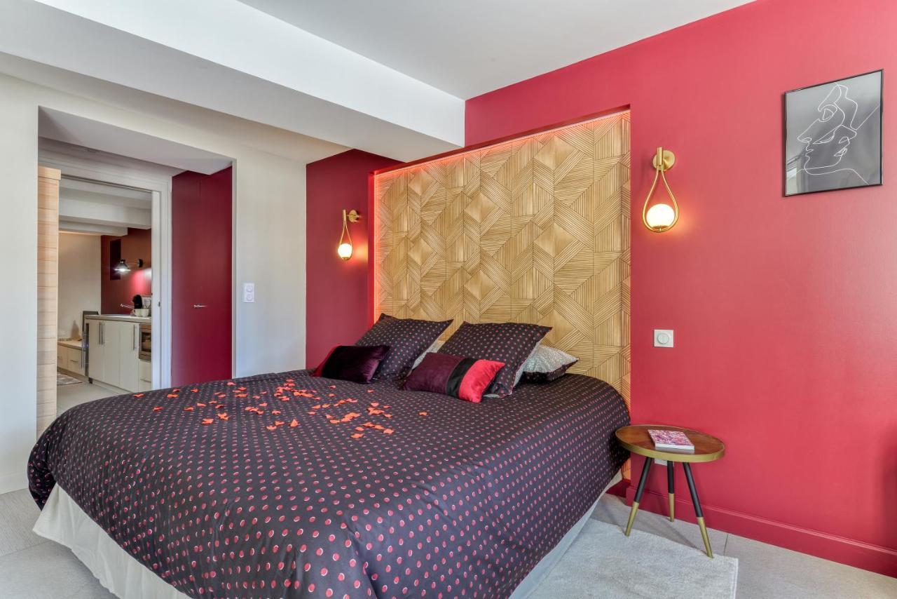 Les De Laure - O Lit Divin, Instant De Volupte, Balneo Sauna, Climatisation, Netflix, 160m De La Cite Medievale